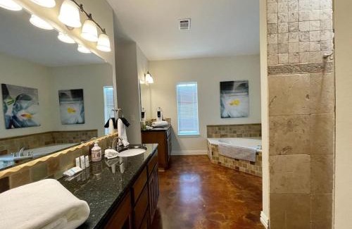 Leander House | Hill Country Hideaway w/pool, firepit, gym-28 miles from Downtown!