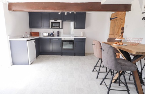 Nantwich Cottage | HILL FARM, pet friendly, character holiday cottage in Wrenbury