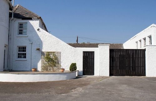 Cashel House | Hill House Lodge, overlooking the Rock of Cashel