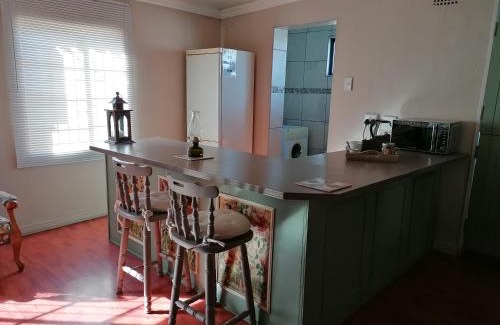 Potchefstroom Bed & Breakfast | Hill Manor Room 2 Self catering unit
