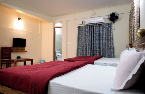 Virarajendrapet Hotel | Hill Palace Residency