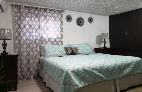 Saint Andrew House | Hill Retreat - Kingston
