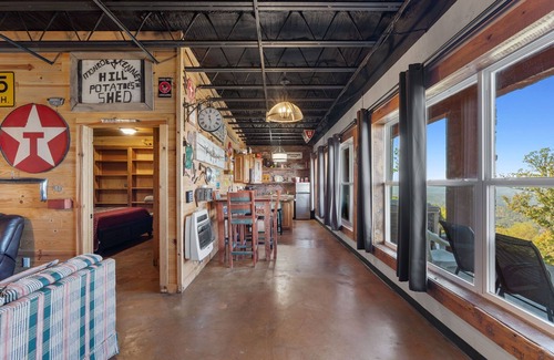 Bryant House | Hill's HideAway with a hot tub & great views!
