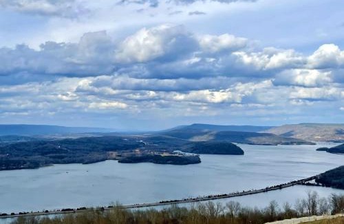 Bryant House | Hill's HideAway with a hot tub & great views