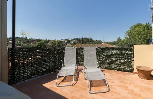 Oltrarno Apartment | Hill's view terrace apartment