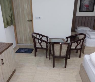 Karnaprayag Hotel | Hill side hotel