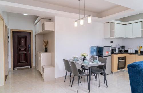 Thompson Estate Apartment | Hill Side24- Urban Oasis