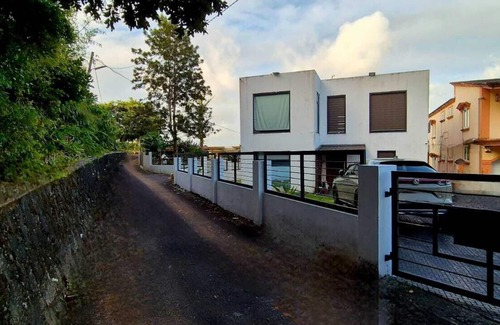 Calebasses House | HILL VENUE