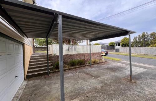 Tawa Apartment | Hill View Abode Tawa