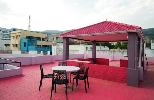 Tirupati Apartment | Hill View Paradise - A luxurious 2bhk's & Private Rooms Near Bhudevi Complex TTD Ticket Counter Alipiri