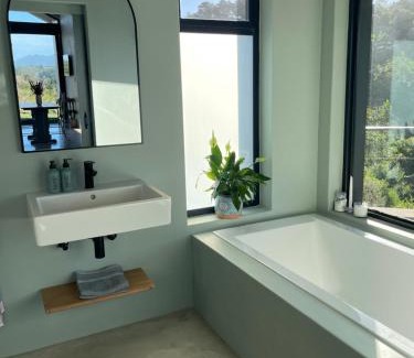 Keurboomstrand Villa | Hillandale Huddle - modern forest cabin near Plett