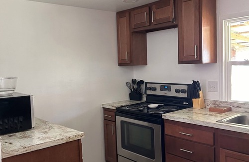 Satsuma House | Hillbilly Hideaway - Dunn's Creek & St. Johns River 2 Bdrm and 2 Bath.