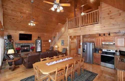 Gatlinburg - Pigeon Forge Cabin | Hillbilly Hilton | 3-Story Log Cabin w/Game Room & Decks