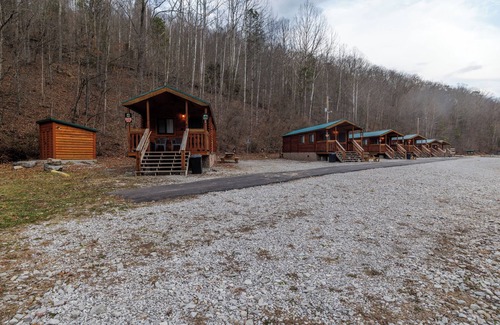 Sod Cabin | Hillbilly Rockin' Rt 3 Cabins - Ivy Branch Trailhead