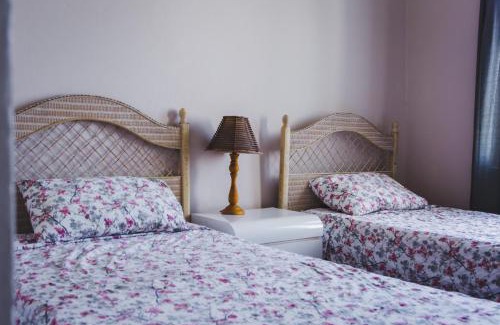 Downtown Nassau Hostel | Hillcrest