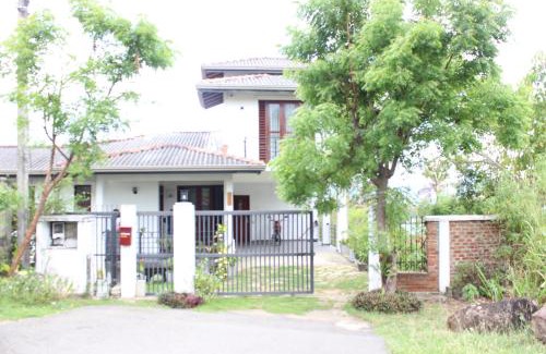 Butawatta Apartment | Hillcrest Holiday Home -Kandy