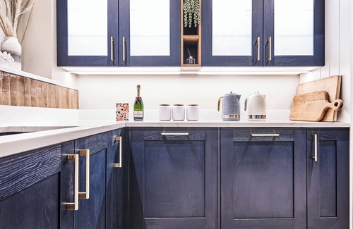 Newton Grange Cottage | HILLCREST HOUSE, pet friendly, with hot tub in Ashbourne