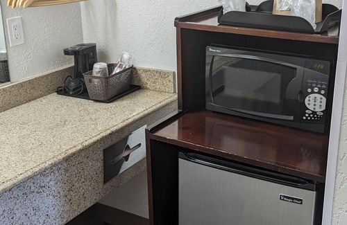 Ozona Hotel | Hillcrest Inn & Suites