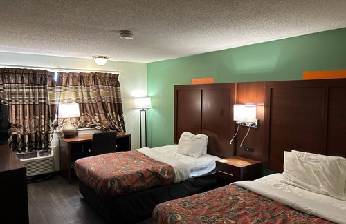 Aurora Hotel | Hillcrest Motel By OYO Aurora IN Near Lawrenceburg