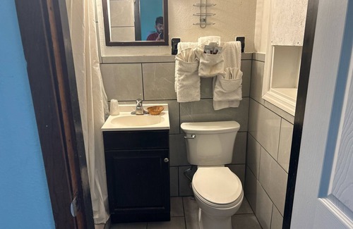 Aurora Hotel | Hillcrest Motel By OYO Aurora IN Near Lawrenceburg
