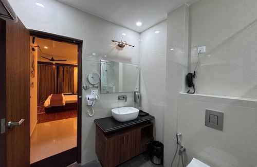 Jakh Hotel | HILLCREST VALLEY Ranikhet