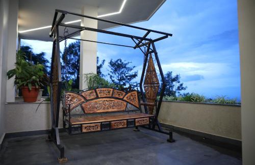 Coonoor Bed & Breakfast | Hills and Heart Luxury Villa By LexStays