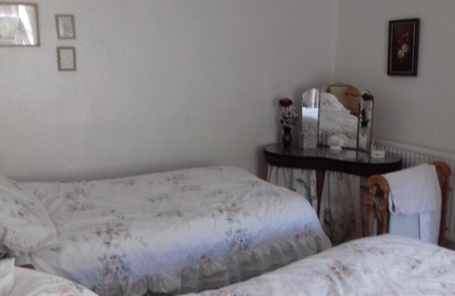 Laugharne Bed & Breakfast | Hills Farm B&B Laugharne