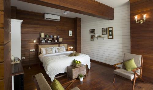 Thekkady Hotel | Hills & Hues