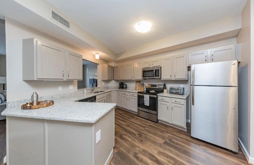 Hillsboro West End Apartment | Hillsboro Condo above Pancake Pantry