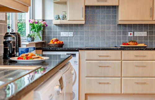 Treknow House | Hillscroft - Three Bedroom House, Sleeps 6