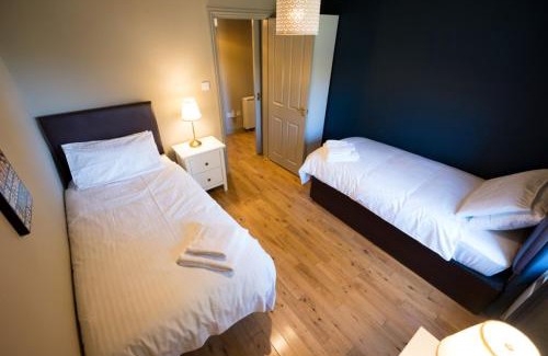 Tobermory Apartment | Hillside Apartment