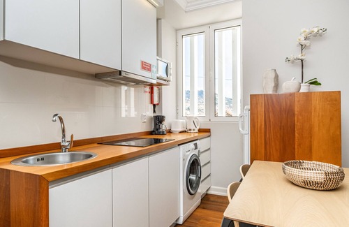 Sao Pedro Apartment | Hillside - By Wehost