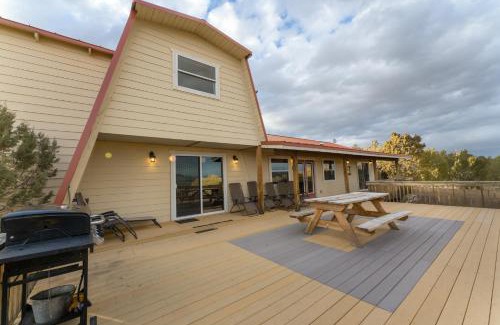 Williams House | Hillside Cabin~Williams & Grand Canyon Destination