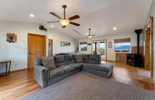 Williams House | Hillside Cabin~Williams & Grand Canyon Destination