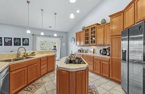 Redding House | *Hillside Cottage*pool spa grill mountain views