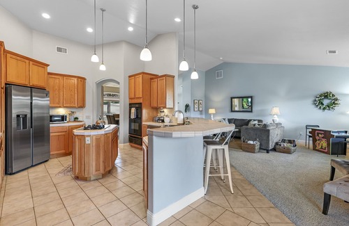 Redding House | *Hillside Cottage*pool spa grill mountain views