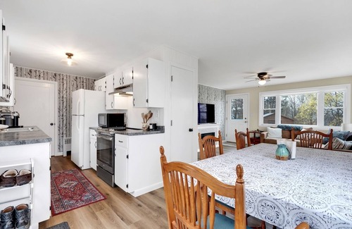 Bethel House | Hillside Escape | 3 Bed, 1 Bath