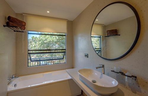 Atvan Ski Chalet | Hillside Harrier Couple's Retreat