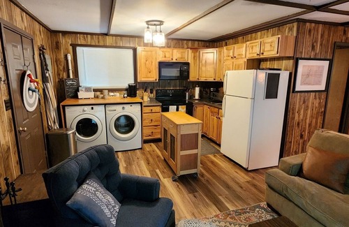 New Market Cabin | Hillside Haven | 2 Bed, 1 Bath