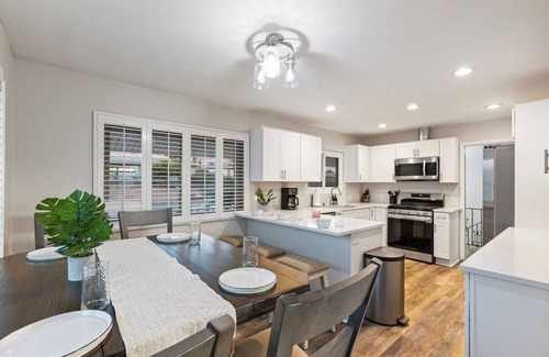 Fallbrook House | Hillside Haven Retreat w/Pool, Jacuzzi, 15 Guests