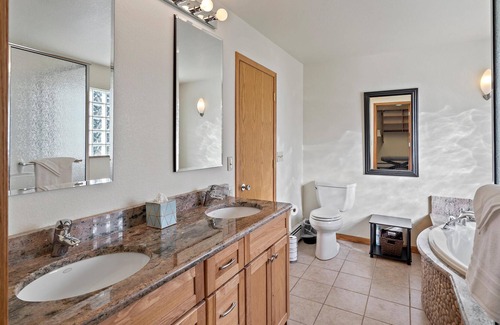 Hillside East House | Hillside Haven w/ Breathtaking Views, Trail Access