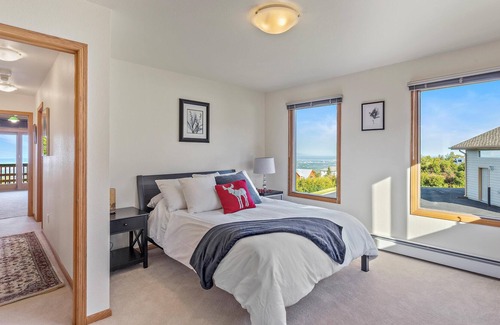 Hillside East House | Hillside Haven w/ Breathtaking Views, Trail Access