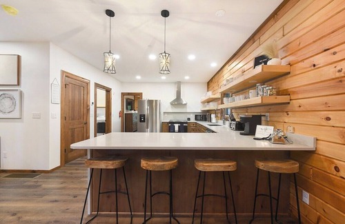 McHenry Cabin | Hillside Hideaway · NEW! Indoor Pool, Hot Tub, Fire Pit, & EV Charger