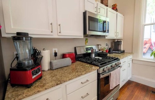 CUF Apartment | Hillside Hideaway