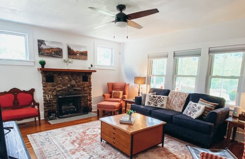 Damascus House | Hillside Hideaway