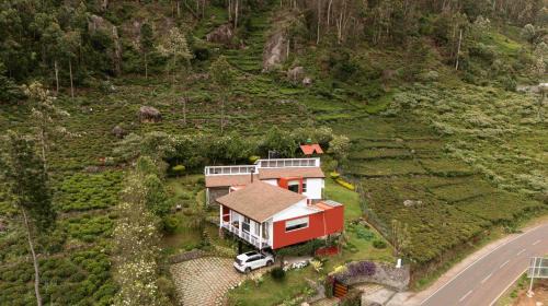 Wellington House | Hillside Home 3 BHK Villa by tisyastays
