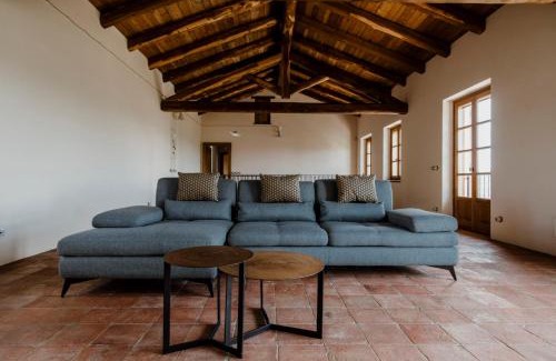 Castagnole delle Lanze House | Hillside In