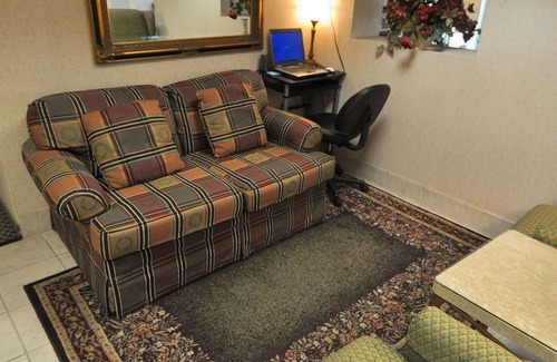 Madison Hotel | Hillside Inn