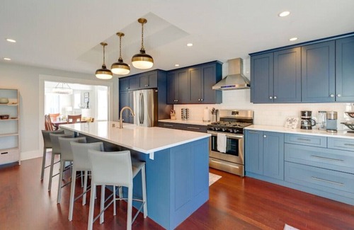 Magnolia House | ♛Hillside Magnolia Retreat♛~ Downtown Location ~