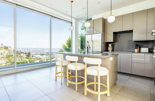 Beverly Hills Villa | Hillside Oasis with Infinity Pool & City Views